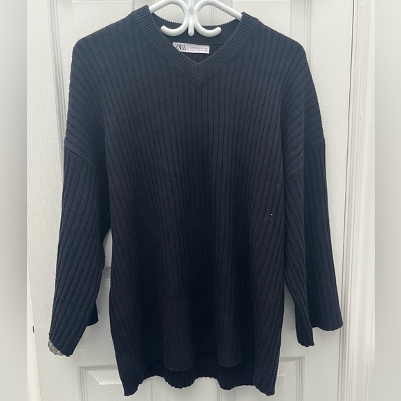 Zara Ribbed V-Neck Sweater - Picture 1 of 10